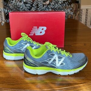 New Balance Men’s 880 v5 Running Shoes Sneakers Gray and Neon Yellow 10 2E Wide